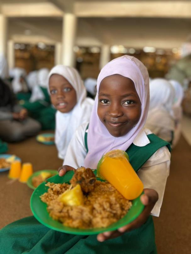 Hayata Dokunanlar İnsani Yardım Derneği Afrika'da Yetim Çocuklar İçin İftar Sofraları Kurdu